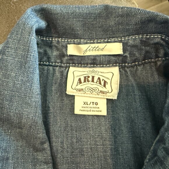 Ariat Women's Denim Snap Shirt (Fitted) - Picture 8 of 12